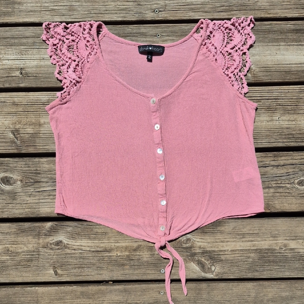 Derek Heart Pink Sleeveless Buttoned Crop Blouse